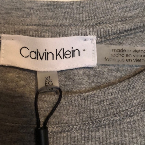 Calvin Klein T-Shirt - Picture 2 of 4